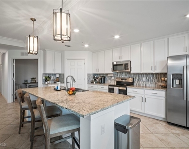16000 Grassland Lane - Photo Thumbnail 14