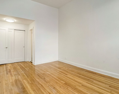 275 West 22nd Street - Photo Thumbnail 1