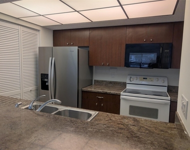 1061 Nw 122nd Terrace - Photo Thumbnail 3