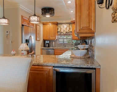 820 S Hollybrook Drive - Photo Thumbnail 13
