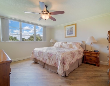 820 S Hollybrook Drive - Photo Thumbnail 4