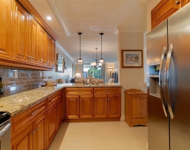 820 S Hollybrook Drive - Photo Thumbnail 9