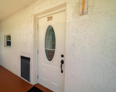 820 S Hollybrook Drive - Photo Thumbnail 22