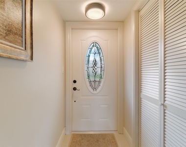 820 S Hollybrook Drive - Photo Thumbnail 6