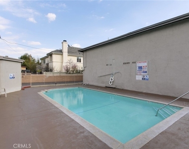 922 W Duarte Rd - Photo Thumbnail 5