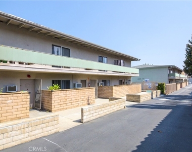 922 W Duarte Rd - Photo Thumbnail 2