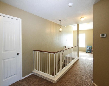 2705 Overton St - Photo Thumbnail 10