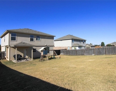 2705 Overton St - Photo Thumbnail 17