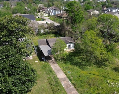 410 Clinton Park Street - Photo Thumbnail 17
