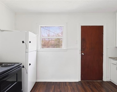 410 Clinton Park Street - Photo Thumbnail 14
