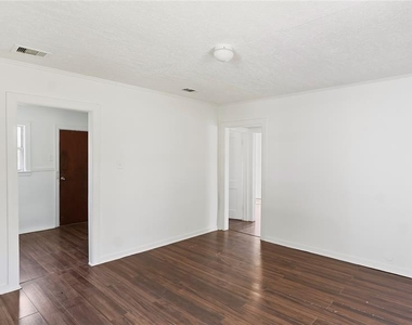 410 Clinton Park Street - Photo Thumbnail 12