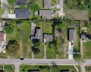 410 Clinton Park Street - Photo Thumbnail 18