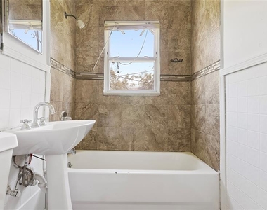 410 Clinton Park Street - Photo Thumbnail 9