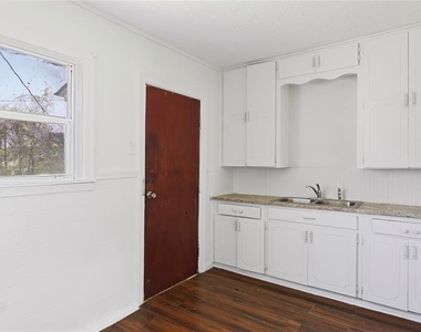410 Clinton Park Street - Photo Thumbnail 15