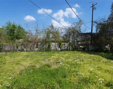 410 Clinton Park Street - Photo Thumbnail 16