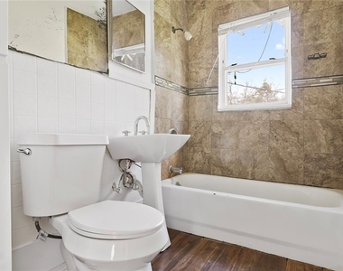 410 Clinton Park Street - Photo Thumbnail 4