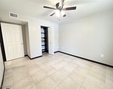 8284 Key Royal Circle - Photo Thumbnail 8