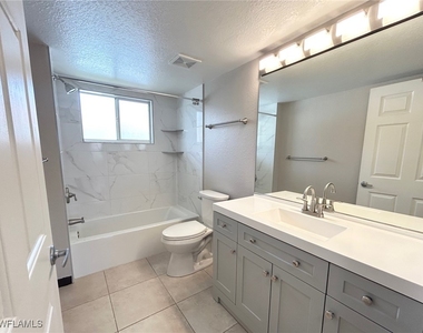 8284 Key Royal Circle - Photo Thumbnail 12