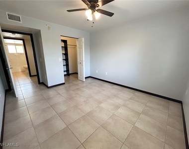8284 Key Royal Circle - Photo Thumbnail 10