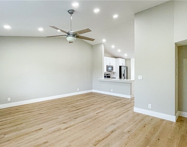 707 Neapolitan Way - Photo Thumbnail 4