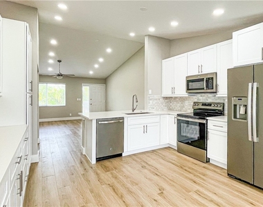 707 Neapolitan Way - Photo Thumbnail 6