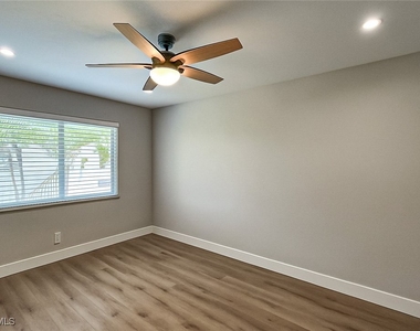 707 Neapolitan Way - Photo Thumbnail 12
