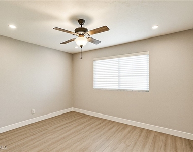707 Neapolitan Way - Photo Thumbnail 10
