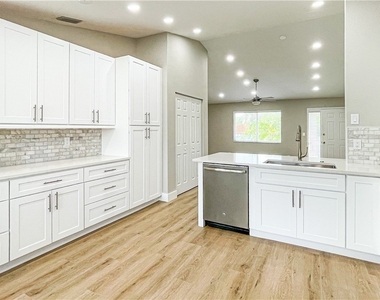 707 Neapolitan Way - Photo Thumbnail 5