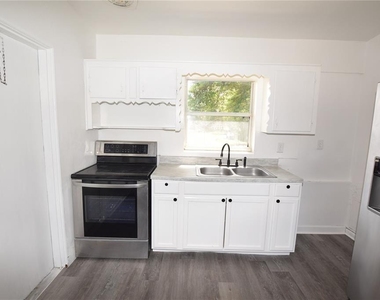 104 W Lancaster Road - Photo Thumbnail 12