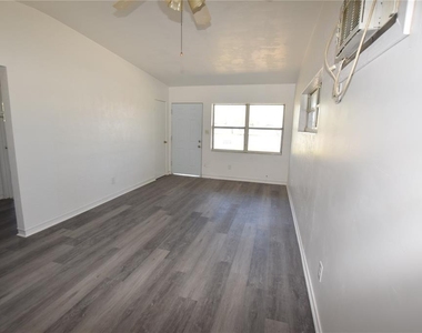104 W Lancaster Road - Photo Thumbnail 9