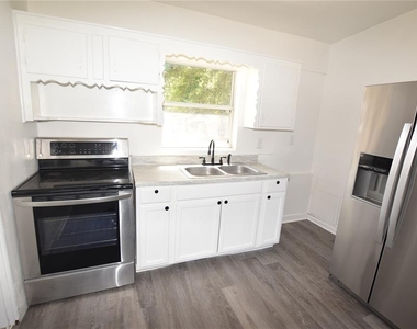 104 W Lancaster Road - Photo Thumbnail 13