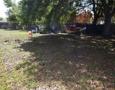 104 W Lancaster Road - Photo Thumbnail 5