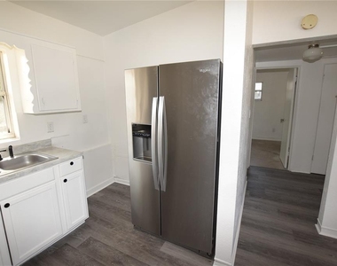 104 W Lancaster Road - Photo Thumbnail 11