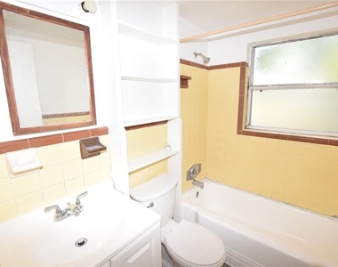 104 W Lancaster Road - Photo Thumbnail 14