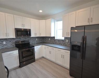 8581 Agate Street - Photo Thumbnail 3