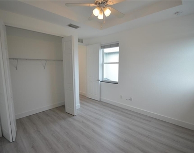 8581 Agate Street - Photo Thumbnail 7