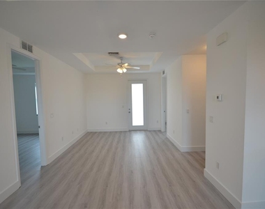 8581 Agate Street - Photo Thumbnail 9