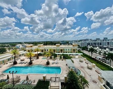 800 N Tamiami Trail - Photo Thumbnail 1