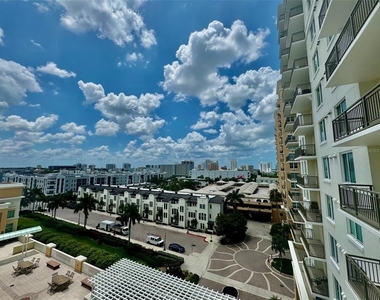 800 N Tamiami Trail - Photo Thumbnail 16