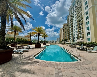 800 N Tamiami Trail - Photo Thumbnail 19