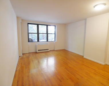312 East 92nd Street - Photo Thumbnail 8