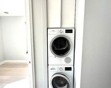 195 Stanton Street - Photo Thumbnail 10