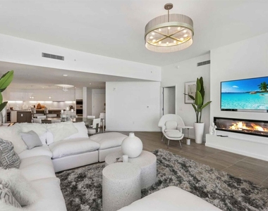 525 N Fort Lauderdale Beach Boulevard - Photo Thumbnail 3