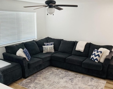 2640 Ne 10th Terrace - Photo Thumbnail 3