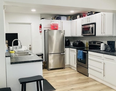 2640 Ne 10th Terrace - Photo Thumbnail 6