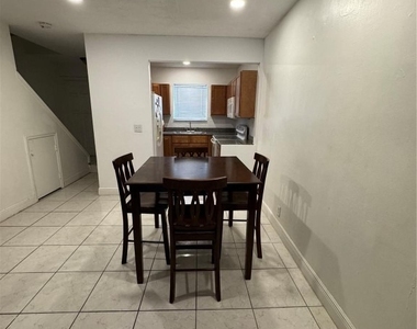 2452 Taylor Street - Photo Thumbnail 2