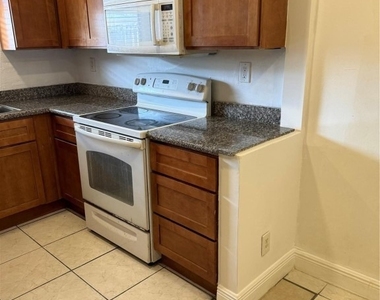 2452 Taylor Street - Photo Thumbnail 4