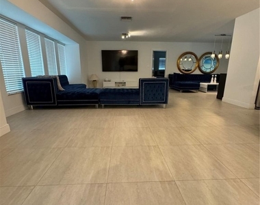 5921 Sw 17th Court - Photo Thumbnail 10