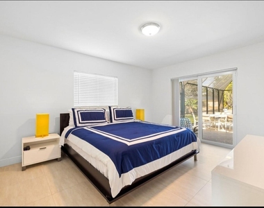 5921 Sw 17th Court - Photo Thumbnail 13
