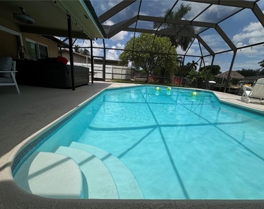 5921 Sw 17th Court - Photo Thumbnail 11